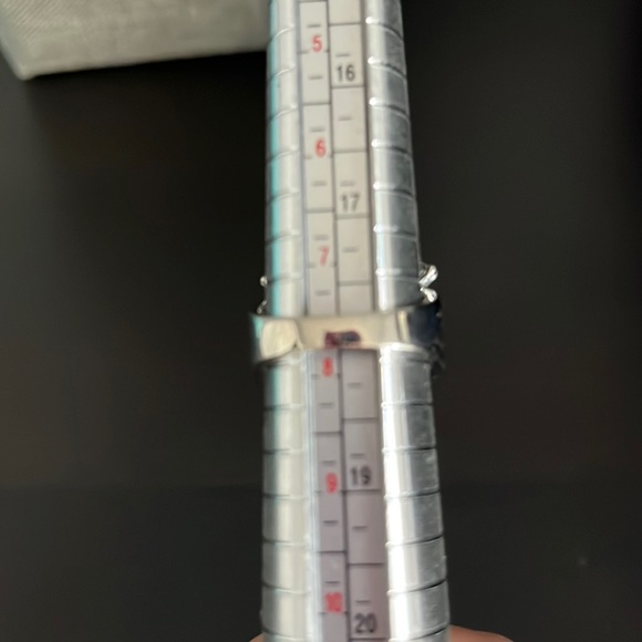 .925 sterling silver and CZ butterfly ring 🦋 - Picture 2 of 3